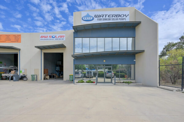 Front entrance of 9-48 Kelvin Road Maddington WA 6109